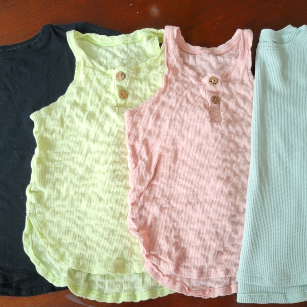 Little yogi 3-5 lot